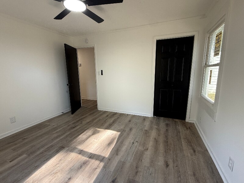 Building Photo - 2160 Dowdell Dr