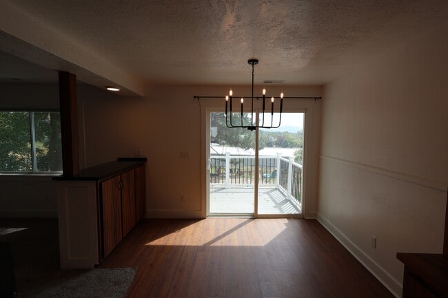 Building Photo - 380 E 700 S