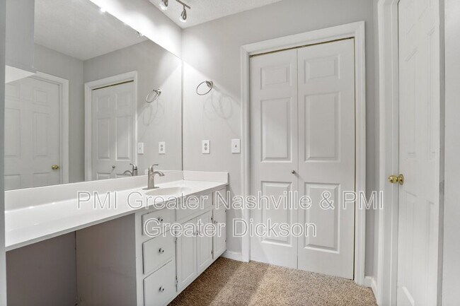 Building Photo - 524 Fairhaven Ct