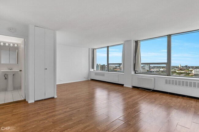 Building Photo - 1355 N Sandburg Terrace