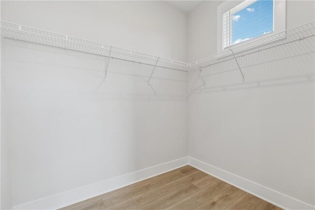 Building Photo - 428 Meadows Ln