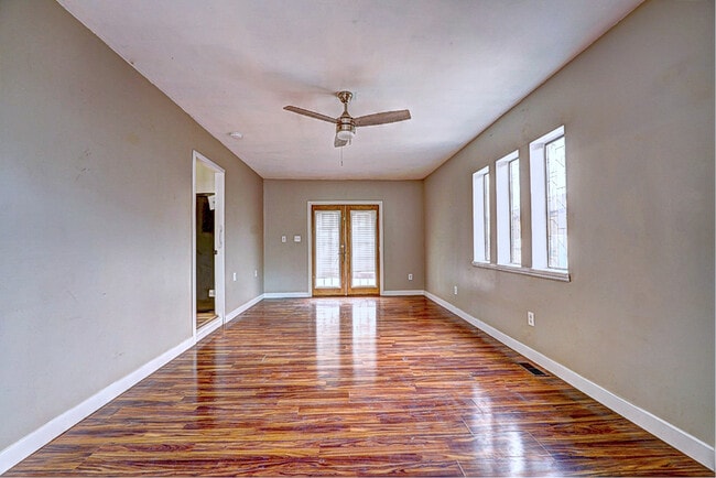 Building Photo - 188 Rosalie Dr