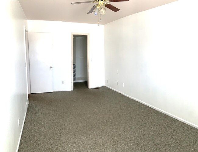 Building Photo - 347 Poppy St