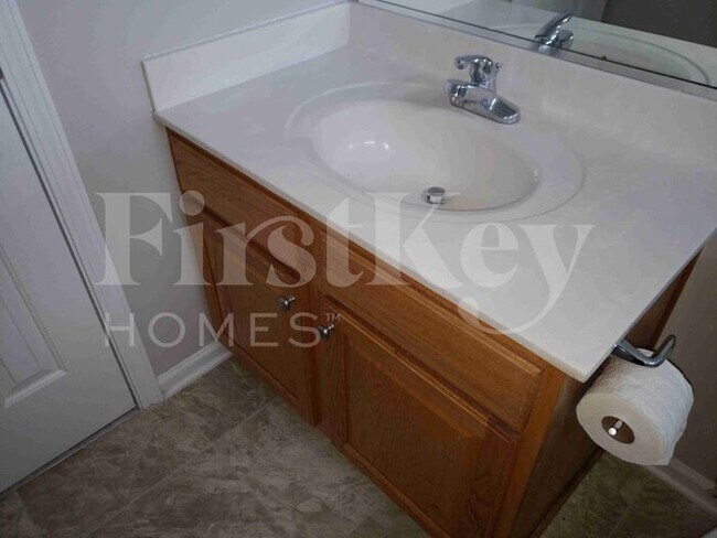 Building Photo - 2140 Lauren Woods Dr