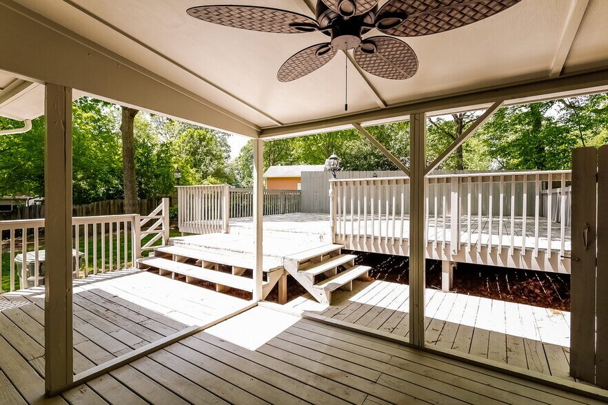Building Photo - 304 S Westover Dr