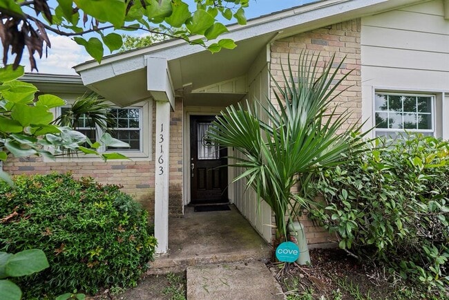 Building Photo - 13163 High Star Dr