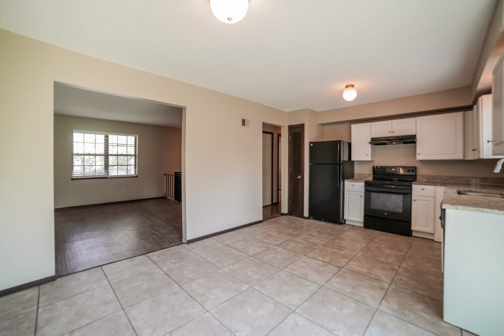 Building Photo - 4912 NW Pennington Ln