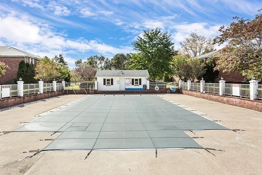 Building Photo - 89 Pleasant St