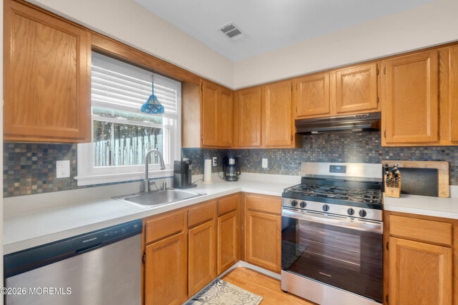 Building Photo - 30 Shilling Way