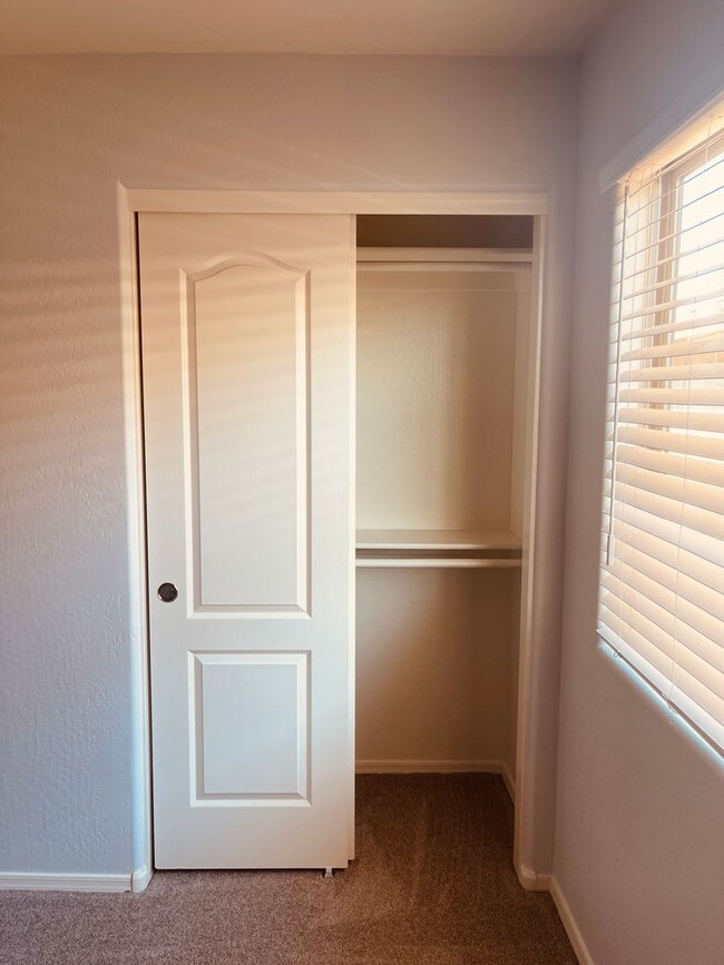 Building Photo - COMING SOON! Beautiful 3 Bed 2 Bath Home in Buckeye