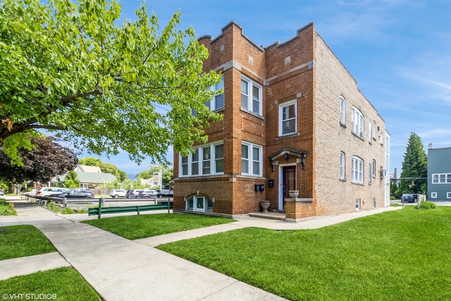 Primary Photo - 210 Rockford Ave