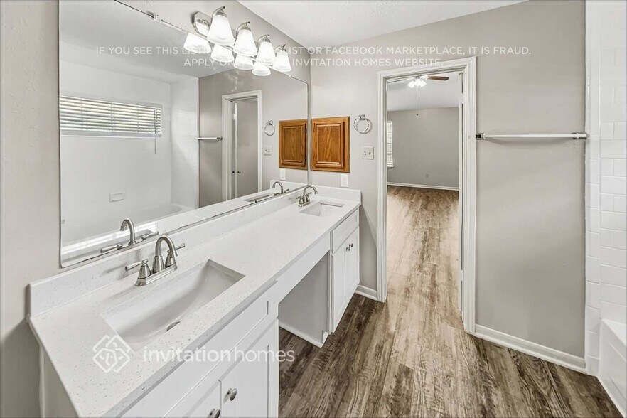 Building Photo - 4330 Spoonbill Dr