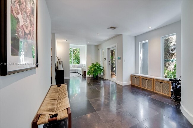 Building Photo - 3940 Loquat Ave