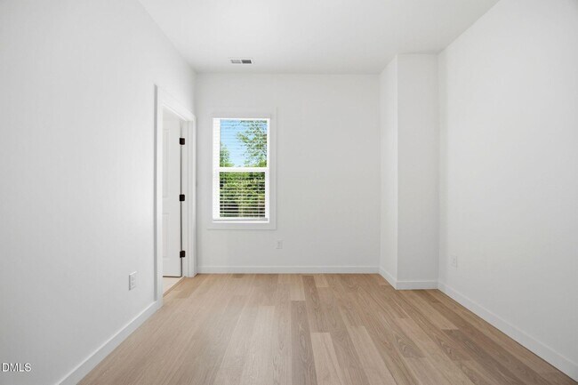 Building Photo - 2815 Wilcox Pl