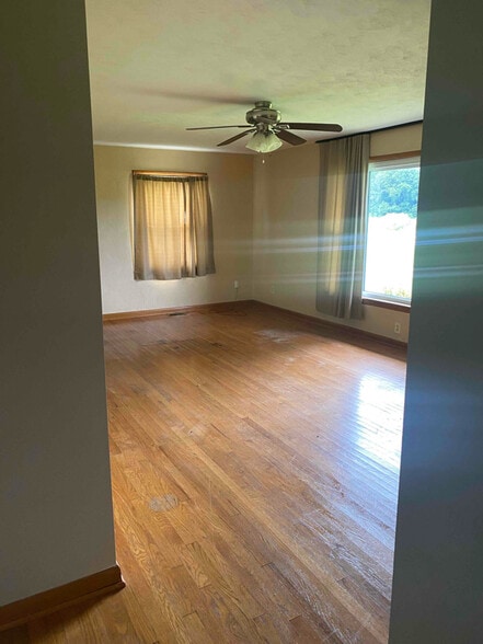 Building Photo - 3583 N County Rd 225 W