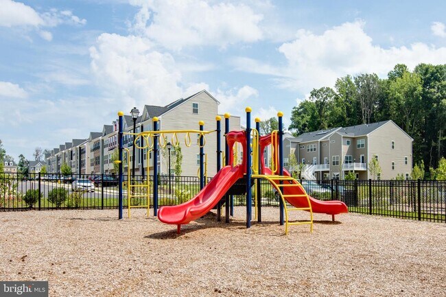 Building Photo - 2546 Buckthorn Dr