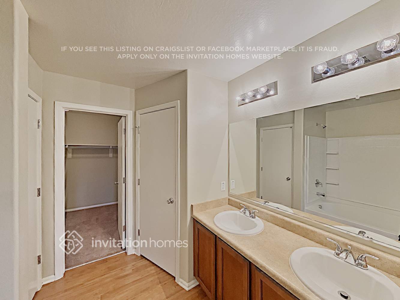 Building Photo - 944 S Sabino Dr