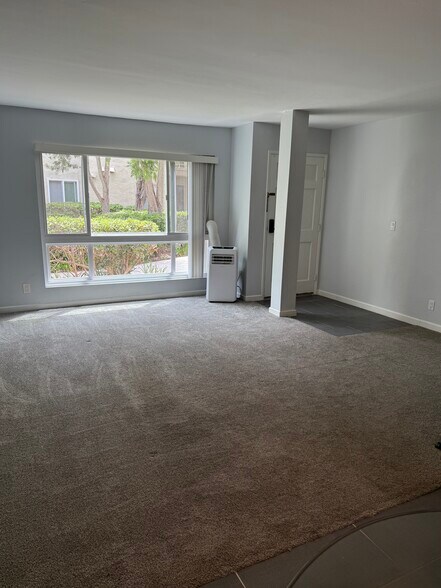 Building Photo - 13754 Mango Dr