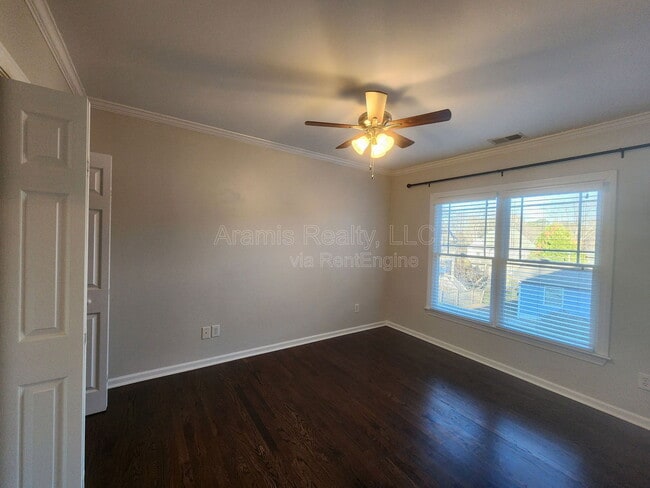 Building Photo - 3239 Osborne Rd NE