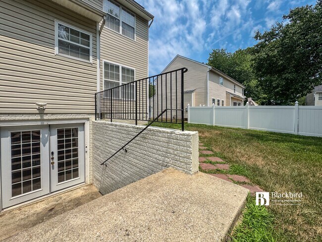 Building Photo - 13615 Tree Leaf Ct