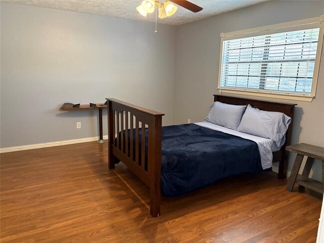 Building Photo - 21013 Highland Lake Dr