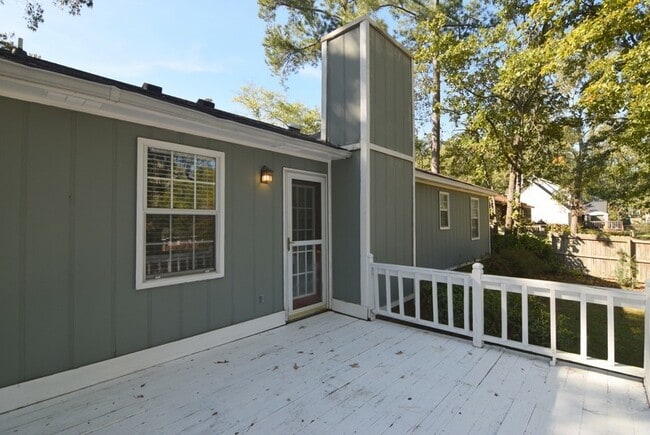 Building Photo - 515 Ridgewood Dr