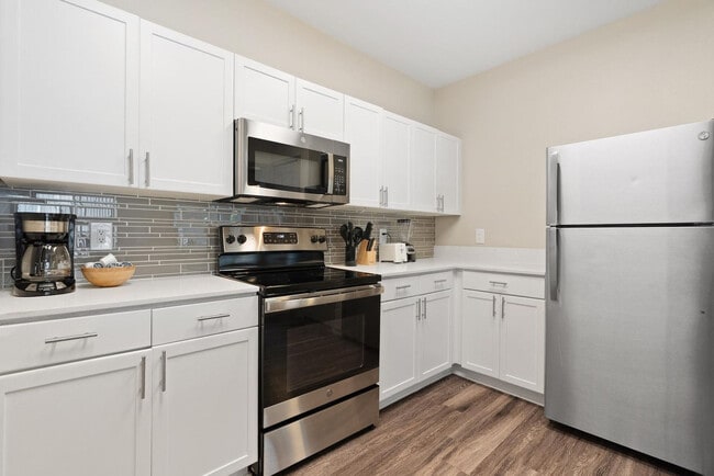 Building Photo - 12100 Metric Blvd