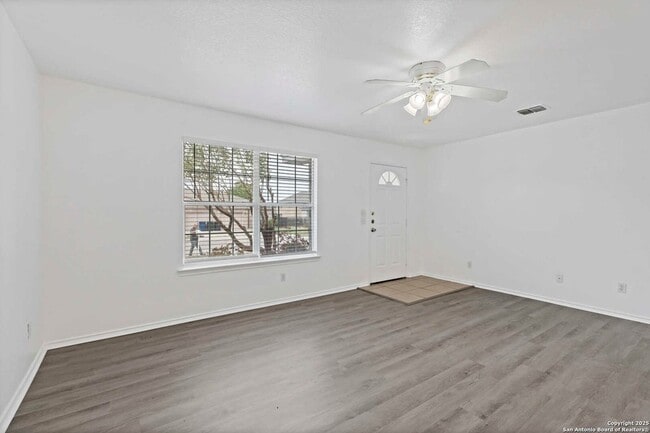 Building Photo - 3045 Pine Valley Dr