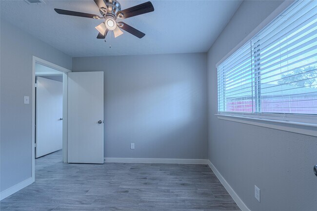 Building Photo - 2714 Flintrock Cir