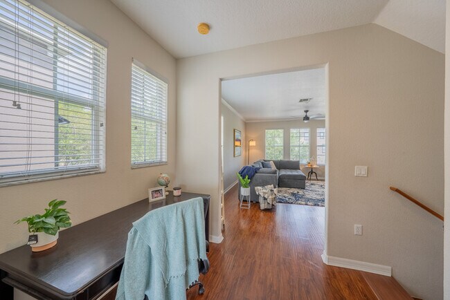 Building Photo - Town Home For Rent in Lake Brandon!