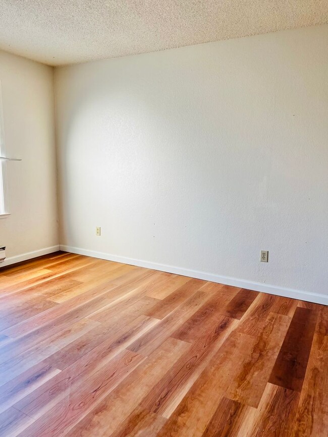 Building Photo - 3920 Clear Acre Lane Unit 95 Reno, NV 89512