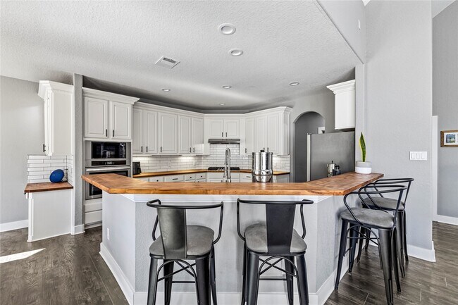 Building Photo - 11601 King George Ct