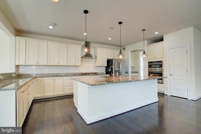 Building Photo - 23685 Kilkerran Dr