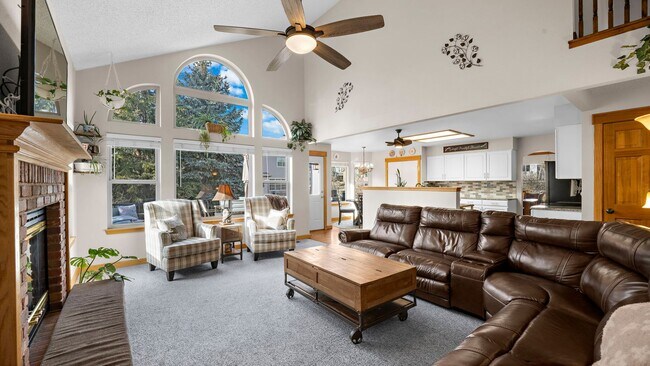Building Photo - 15390 Paddington Cir
