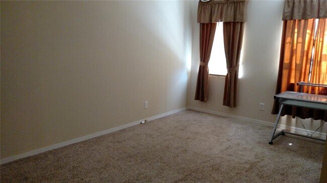 Building Photo - 30105 Mossbank Dr