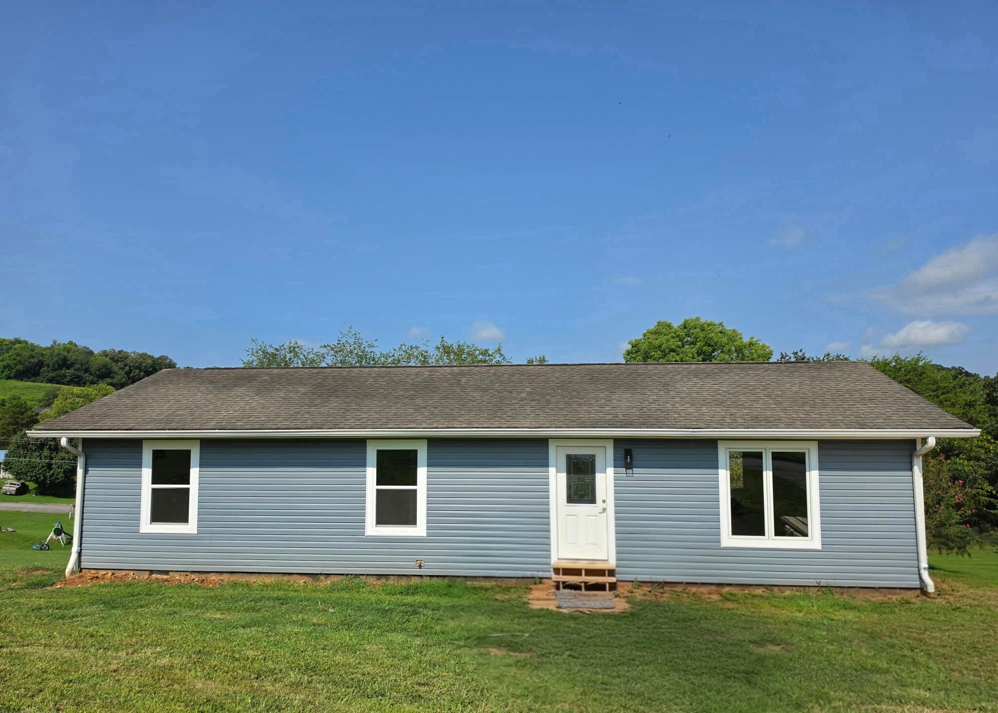 Building Photo - 421 River Bend Dr