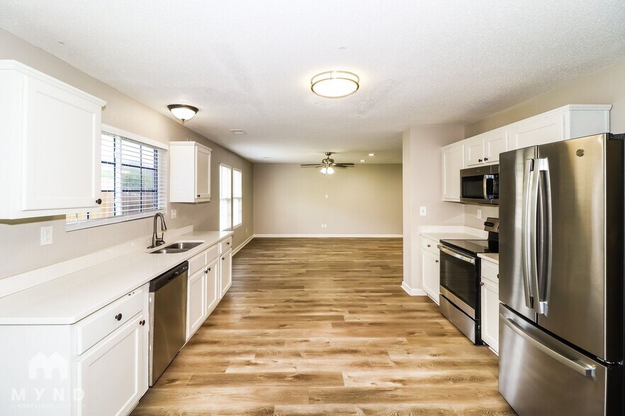 Building Photo - 1772 Englehart St