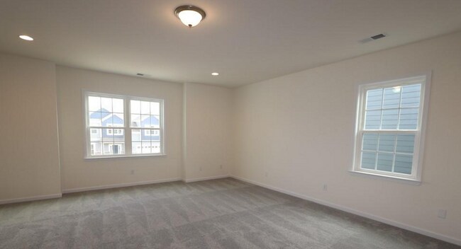 Building Photo - Huge 5-bedroom, 4-bathroom, in Poplin Grov...
