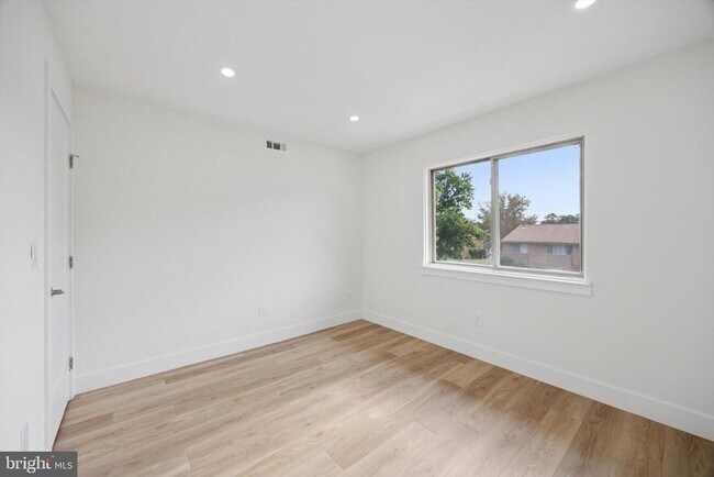 Building Photo - 510 Bradley Ct