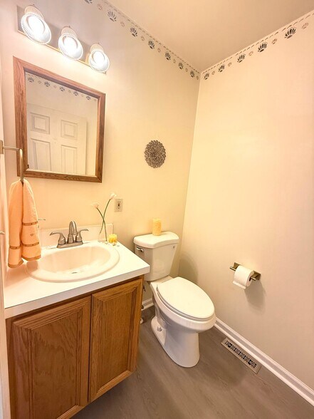 Building Photo - 112 Galway Cir