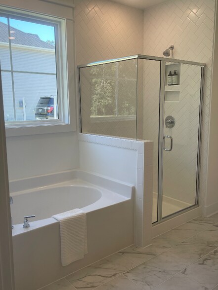 Building Photo - 250 Windfall Rd