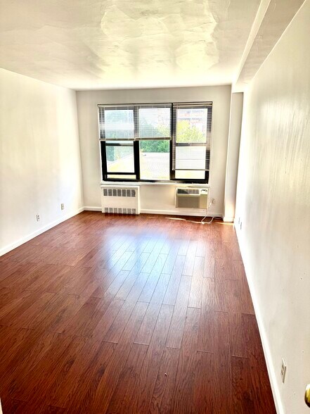 Building Photo - 46 Davis Ave