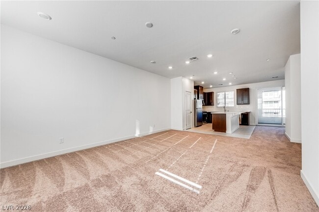 Building Photo - 5838 Kips Bay St