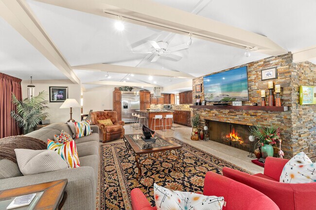 Building Photo - 70801 Fairway Dr
