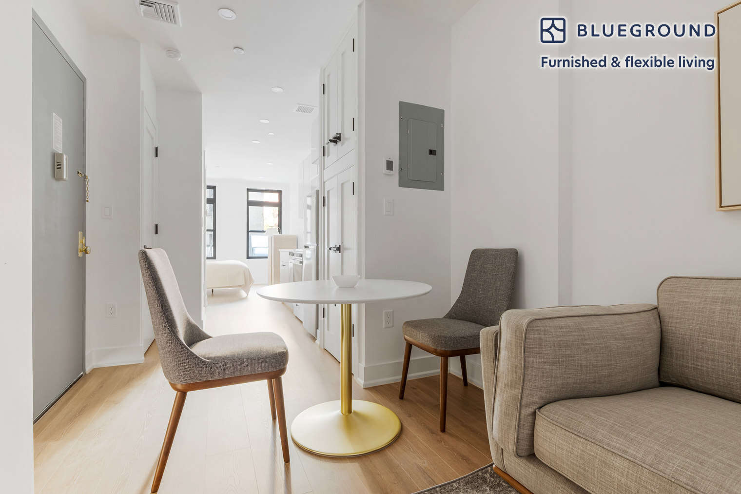 Building Photo - 307 W 39th St