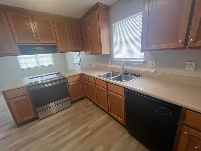 Building Photo - 215 Haverhill Cir