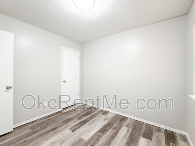 Building Photo - 502 Peppertree Ln