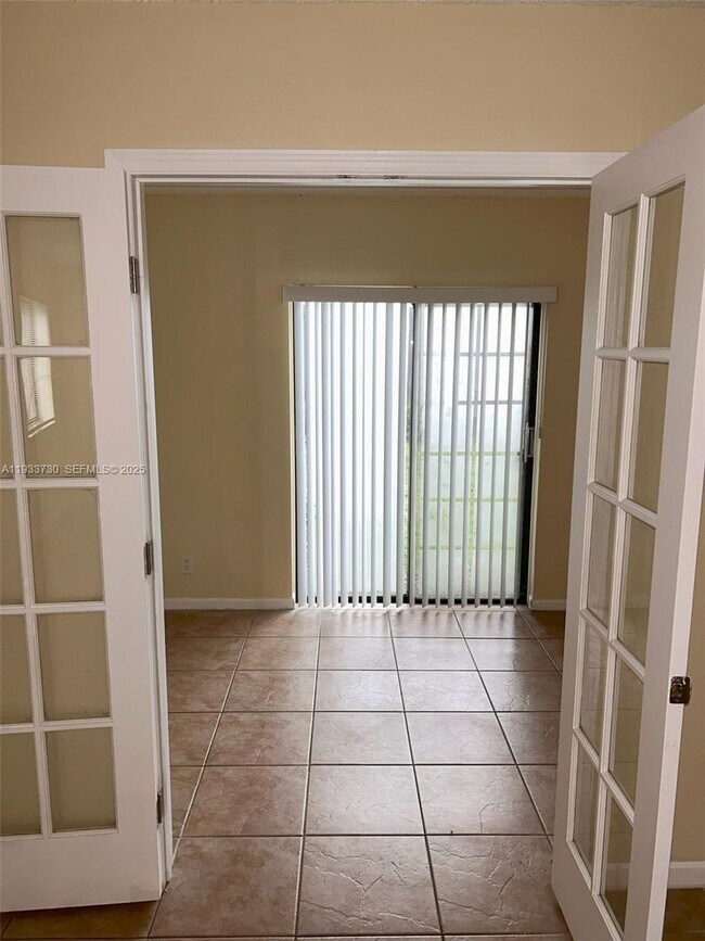 Building Photo - 8041 Southgate Blvd