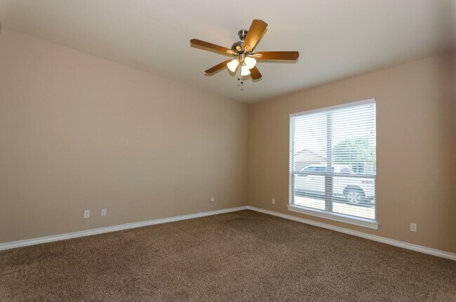 Building Photo - Beautiful Stone/Brick 3 Bedroom 2 Bath Home in Capitol Heights!!