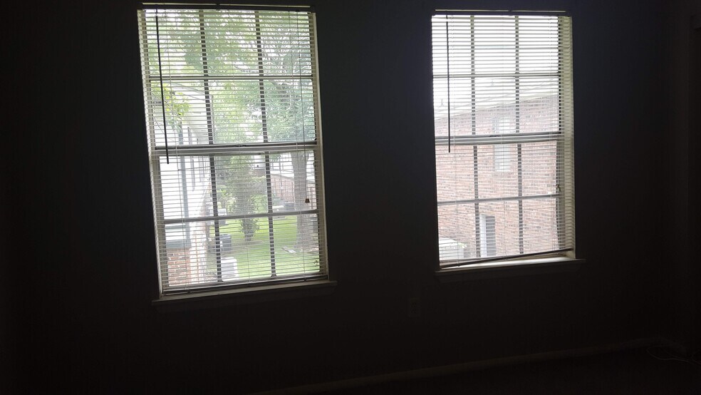 Building Photo - 3030 Congress Blvd